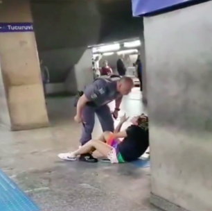 Vídeo mostra policial militar dando tapa no rosto de mulher no metrô