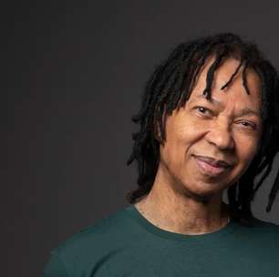 Djavan se apresenta hoje no Queremos Festival no Rio. Assista no Showlivre!