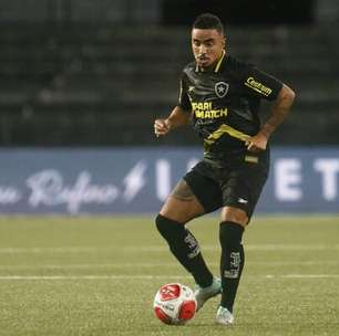 Rafael sofre nova lesão no joelho esquerdo e volta a ser desfalque do Botafogo