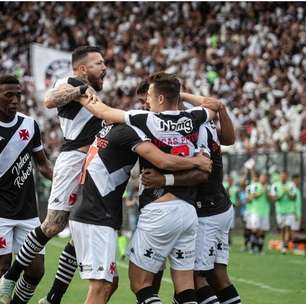 Vasco bate o Grêmio e abre o Brasileirão com boa vitória em casa