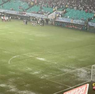 Bahia x Fluminense é interrompido por chuva torrencial