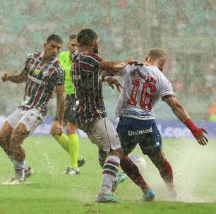 Com direito a paralisação por causa da chuva, Bahia vence Fluminense pelo Brasileiro