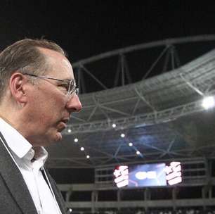 Textor come churasquinho com cerveja antes do jogo do Botafogo