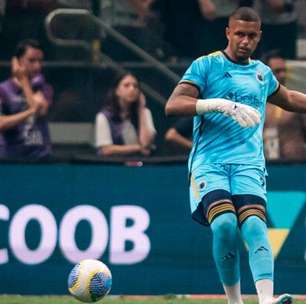 Goleiro do Cruzeiro reconhece falha contra o Atlético e se desculpa com a torcida