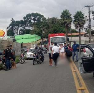 Motociclista fica ferido após se envolver em acidente com carro na Grande Curitiba