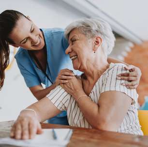 Pessoas que se consultam com médicas mulheres têm mais chance de sobreviver, diz estudo