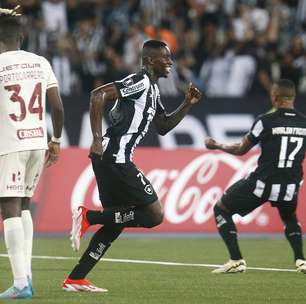 Botafogo brilha no segundo tempo, vence a primeira na Libertadores e acaba com sequência invicta do Universitario
