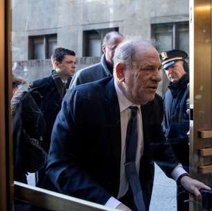 Uma das condenações de Harvey Weinstein por crimes sexuais é anulada por tribunal