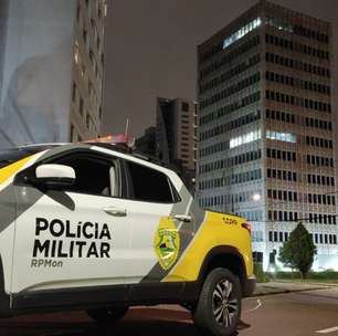 Região do Centro Cívico é isolada pela PM, que negocia rendição de homem armado em Curitiba