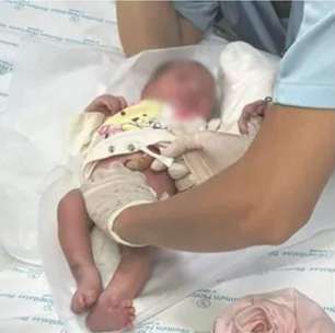 Bebê abandonada em sol escandante em caixa de papelão em Sorocaba recebe alta hospitalar