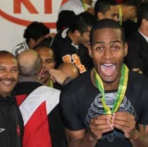 777 analisa contratação de medalhão campeão pelo Vasco na Copa do Brasil de 2011