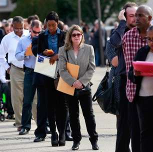 Pedidos semanais de auxílio-desemprego nos EUA permanecem inalterados