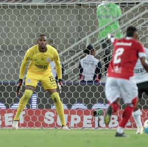 Goleiro é o craque do Corinthians em vitória na Copa do Brasil e atacante não agrada; veja notas