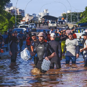 Veja as empresas da Bolsa que paralisaram suas operações devido às enchentes no Rio Grande do Sul