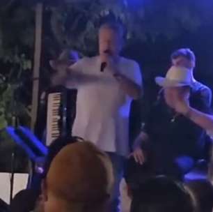 Embriagado, prefeito de cidade da Região Serrana do RJ xinga público em show; vídeo