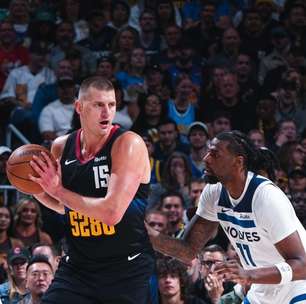 Show de Jokic e Jalen Brunson marcam noite dos playoffs da NBA