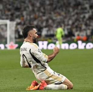 Carvajal celebra mais um título do Real Madrid: 'Felicidade imensa'