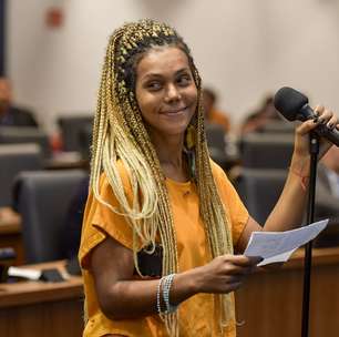 'Com meu corpo e trajetória, dialogo com os mais vulneráveis', diz deputada trans