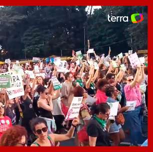 Manifestantes interditam Avenida Paulista em protesto contra PL que equipara aborto a homicídio