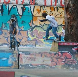 Pista de skate na favela Real Parque completa 18 anos em SP