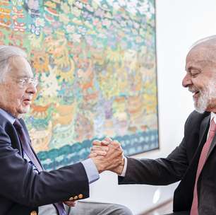 Sem agenda oficial, Lula visita FHC e filósofo em São Paulo