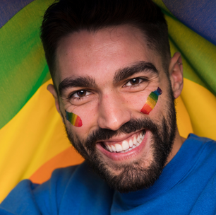 Como pessoas LGBTQIA+ podem se proteger em encontros marcados em apps de relacionamento