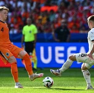 Áustria vence Holanda e termina em 1º no Grupo D da Eurocopa