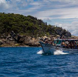 Região dos Lagos: como é o passeio de barcoaviator betano como ganharArraial do Cabo