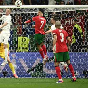 Diogo Costa defende três cobranças e Portugal vence Eslovênia nos pênaltis pela Eurocopa