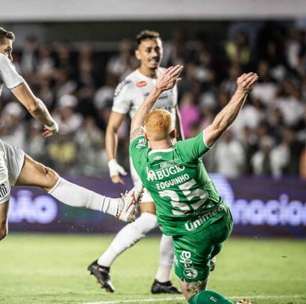 Bigode marca, Santos vence a Chape e volta ao G4 da Série B