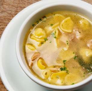 Capeletti in brodo com caldo de legumes: aprendi com gaúcha