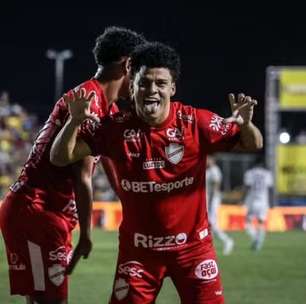 Autor do gol da vitória, Emerson Urso avalia atuação do Vila Nova