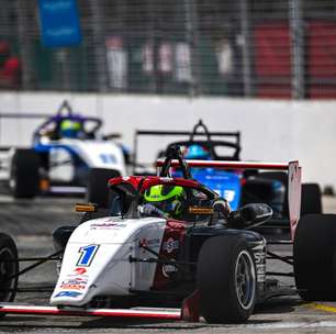 Nic Giaffone dá show de ultrapassagens em corrida de recuperação na USF 2000 em Toronto