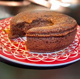 Bolo de chocolate com aveia: úmido, fofinho e saudável