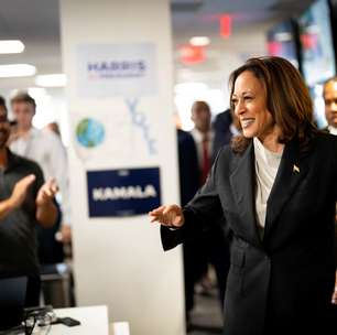 Com ataques a Trump e defesa do aborto, Kamala Harris faz primeiro comício como pré-candidata