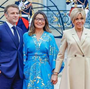 Representante do governo, Janja é recepcionada por Macron e esposa em Paris