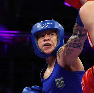 Bia Ferreira 'marreta' holandesa e encara algoz na semi com medalha garantida