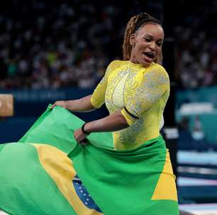 Rebeca Andrade adota 'modo curtição' em Paris e deseja tietar Nicole Kidman