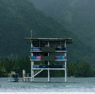 Surfe volta à agenda olímpica após período sem ondas em Teahupo'o