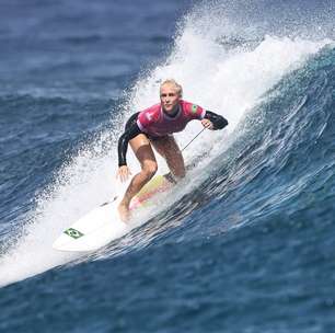 Tati Weston-Webb se classifica à final do surfe em Teahupo'o