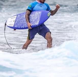 Gabriel Medina comemora medalha de bronze em Teahupo'o: "Amarradão"