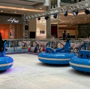 Pista de patinação e carrinhos de bate-bate no gelo para as crianças no Shopping Anália Franco
