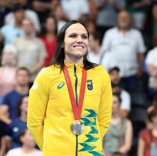 Carol Santiago alcança o topo do pódio pela terceira vez em Paris