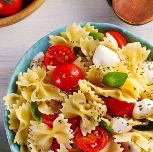 Macarrão caprese fácil: ideal como massa quente ou salada