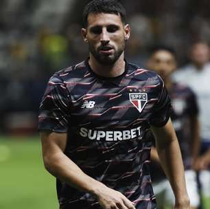 "Eu tenho que melhorar, o time tem que melhorar" afirma Calleri