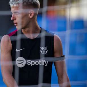 Dani Olmo sofre lesão e perderá a estreia do Barcelona na Champions