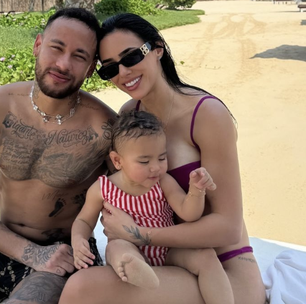 Neymar e Bruna Biancardi posam juntinhos após 10 dias separados