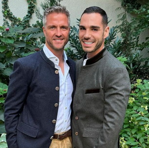 Ralf Schumacher e namorado postam foto em Maiorca, após casamento de filha de Michael