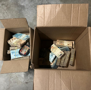 PF apreende R$ 1,8 milhão em caixas de papelão no Rio, em ação contra crimes eleitorais