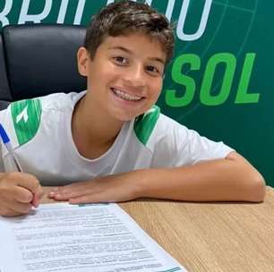 Filho de Alex assina primeiro contrato com o Coritiba